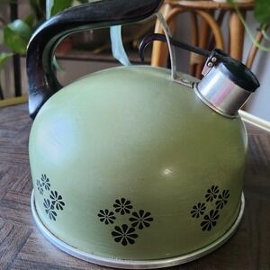 Vintage Revere Ware "Avocado" green tea kettle 2 1/3 quart, 1980s